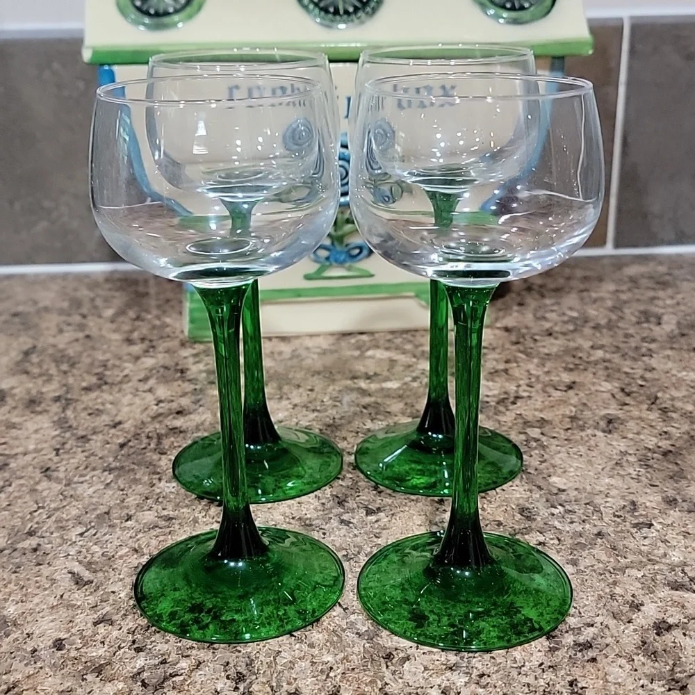 Vintage Luminarc Emerald Green MCM Stemmed Wine Glasses Set of 6